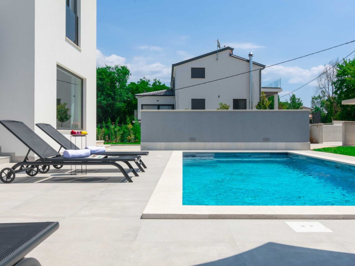 Villa 300m² avec piscine privée à Jakovici - Photo 39