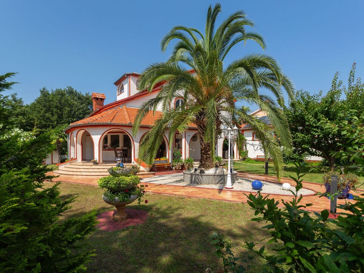 Villa Kuemerle à Poreč : 8 pers, piscine et chiens bienvenus - Photo 1