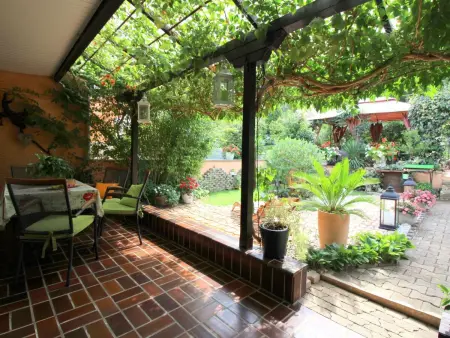 Maison Bella à Poreč : jardin privé et jacuzzi : photo 9