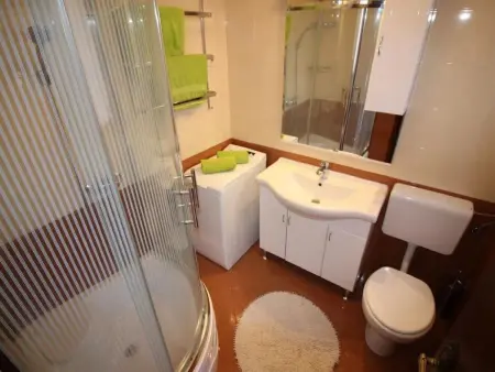 Maison Bella à Poreč : jardin privé et jacuzzi : photo 10