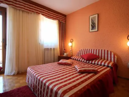 Maison Bella à Poreč : jardin privé et jacuzzi : photo 11