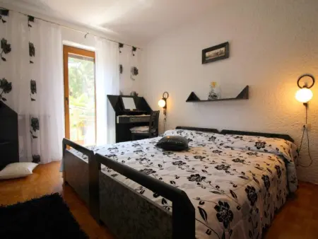 Maison Bella à Poreč : jardin privé et jacuzzi : photo 15