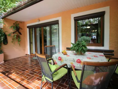 Maison Bella à Poreč : jardin privé et jacuzzi : photo 16