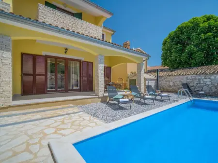 Maison Chiara à Rogovici, piscine privée 4 km de la mer : photo 12