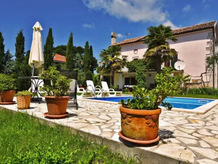Villa méditerranéenne 1900 avec piscine privée à Poreč