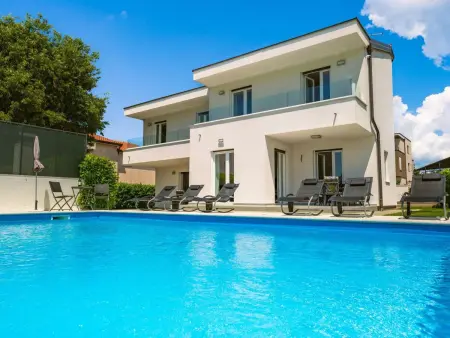 Villa Tonka, maison 10 personnes avec piscine privée