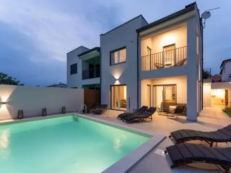 Villa Diva Exclusive – Maison 6 pers. avec piscine à Nova Vas