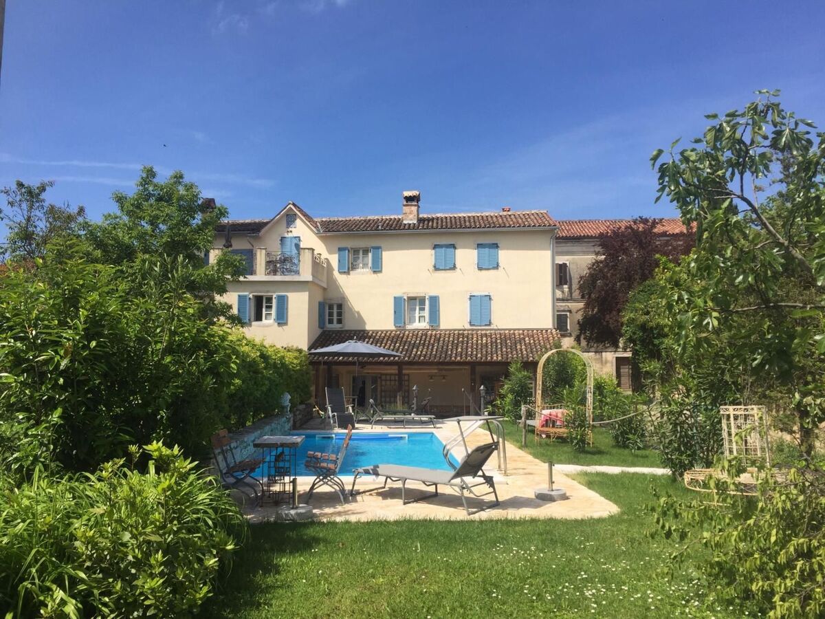 Terra Mirna – Maison pierre 290 m² avec piscine à Vižinada - Photo 1