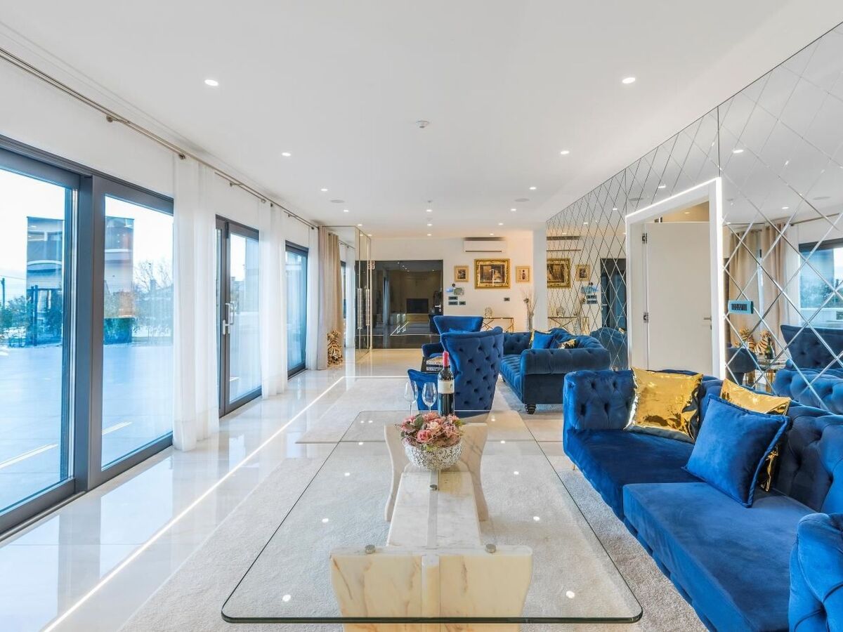 Villa Sara Kaštelir : maison 5 chambres avec piscine chauffée - Photo 8
