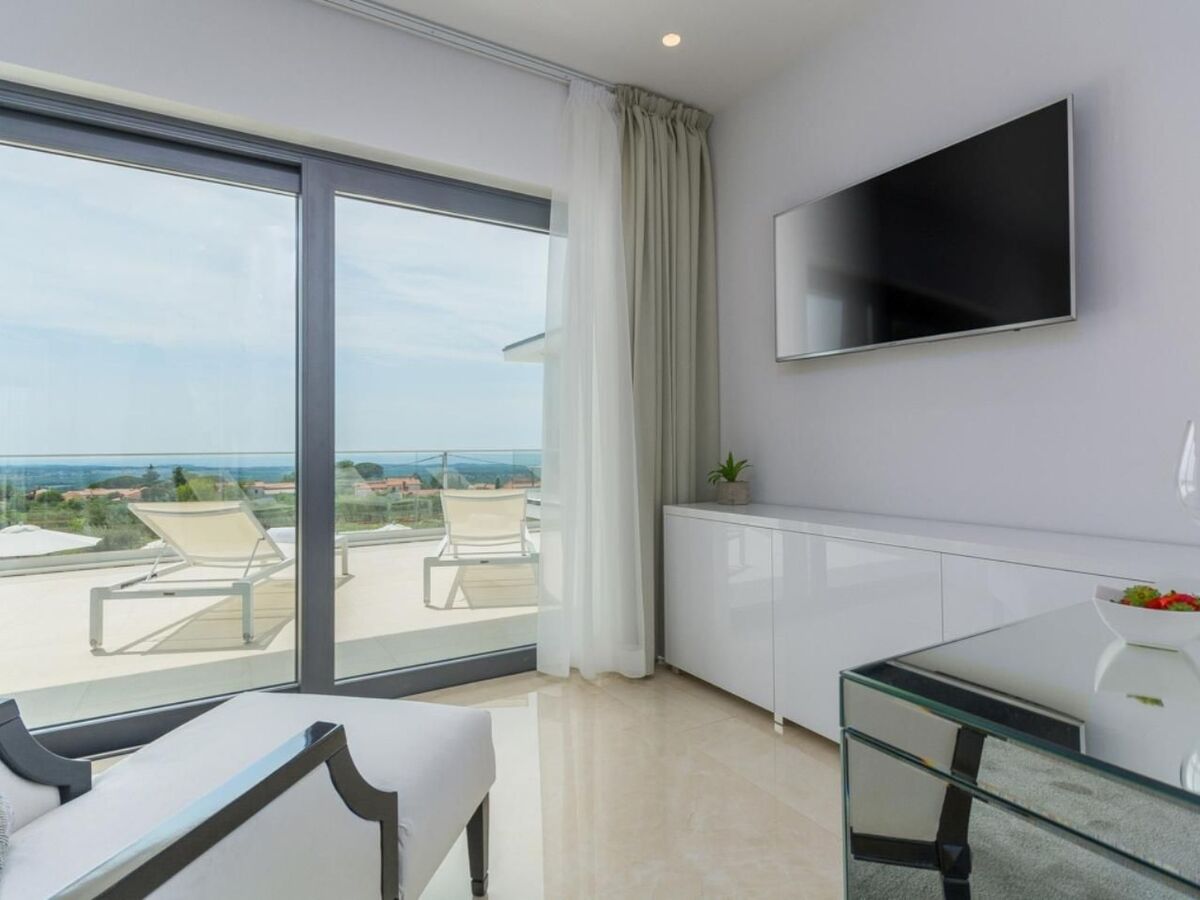 Villa Gabrijela, 10 personnes, piscine chauffée à Valentići - Photo 23