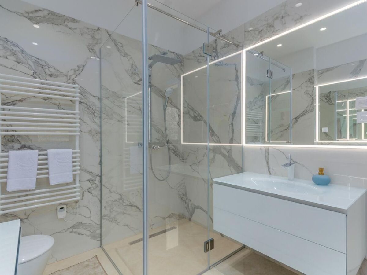 Villa Gabrijela, 10 personnes, piscine chauffée à Valentići - Photo 27