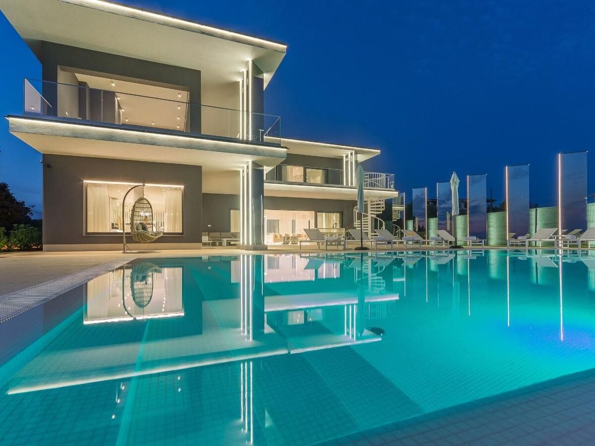 Villa Gabrijela, 10 personnes, piscine chauffée à Valentići - Photo 31