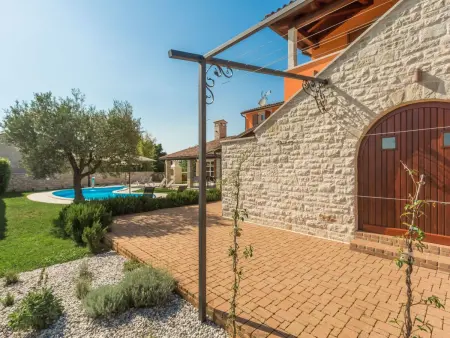 Maison 6 chambres, piscine 40 m² à Kaštelir : photo 6