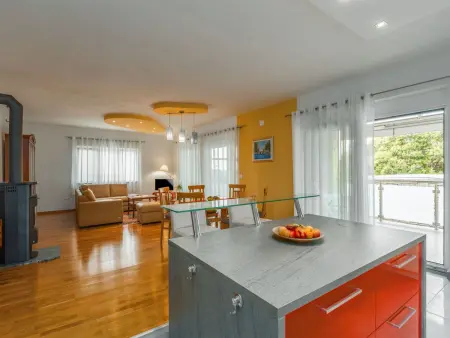 Villa Sandra - Maison 6 pers. avec piscine chauffée à Kaštelir