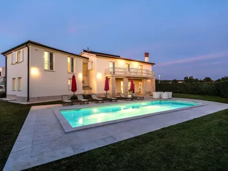 Villa Bincila – Maison 12 personnes, piscine privée