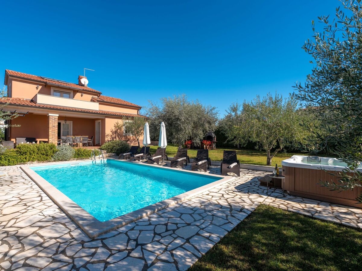 Casa Clara – Maison 8 pers. piscine & Jacuzzi près de Poreč - Photo 2
