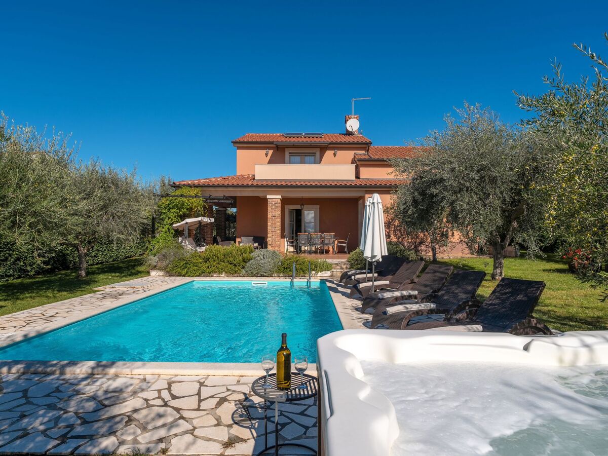 Casa Clara – Maison 8 pers. piscine & Jacuzzi près de Poreč - Photo 4