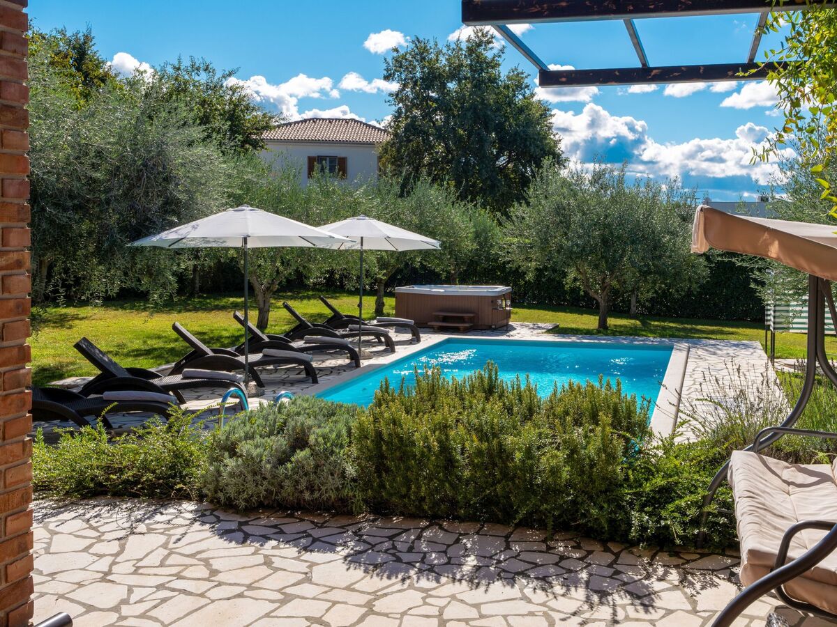 Casa Clara – Maison 8 pers. piscine & Jacuzzi près de Poreč - Photo 5
