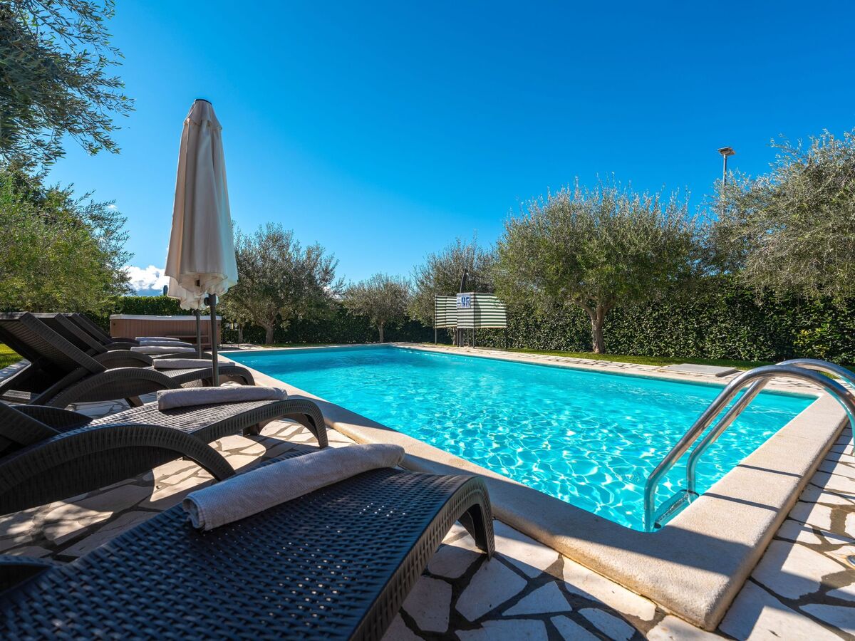 Casa Clara – Maison 8 pers. piscine & Jacuzzi près de Poreč - Photo 11