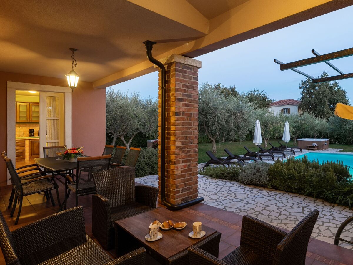 Casa Clara – Maison 8 pers. piscine & Jacuzzi près de Poreč - Photo 14