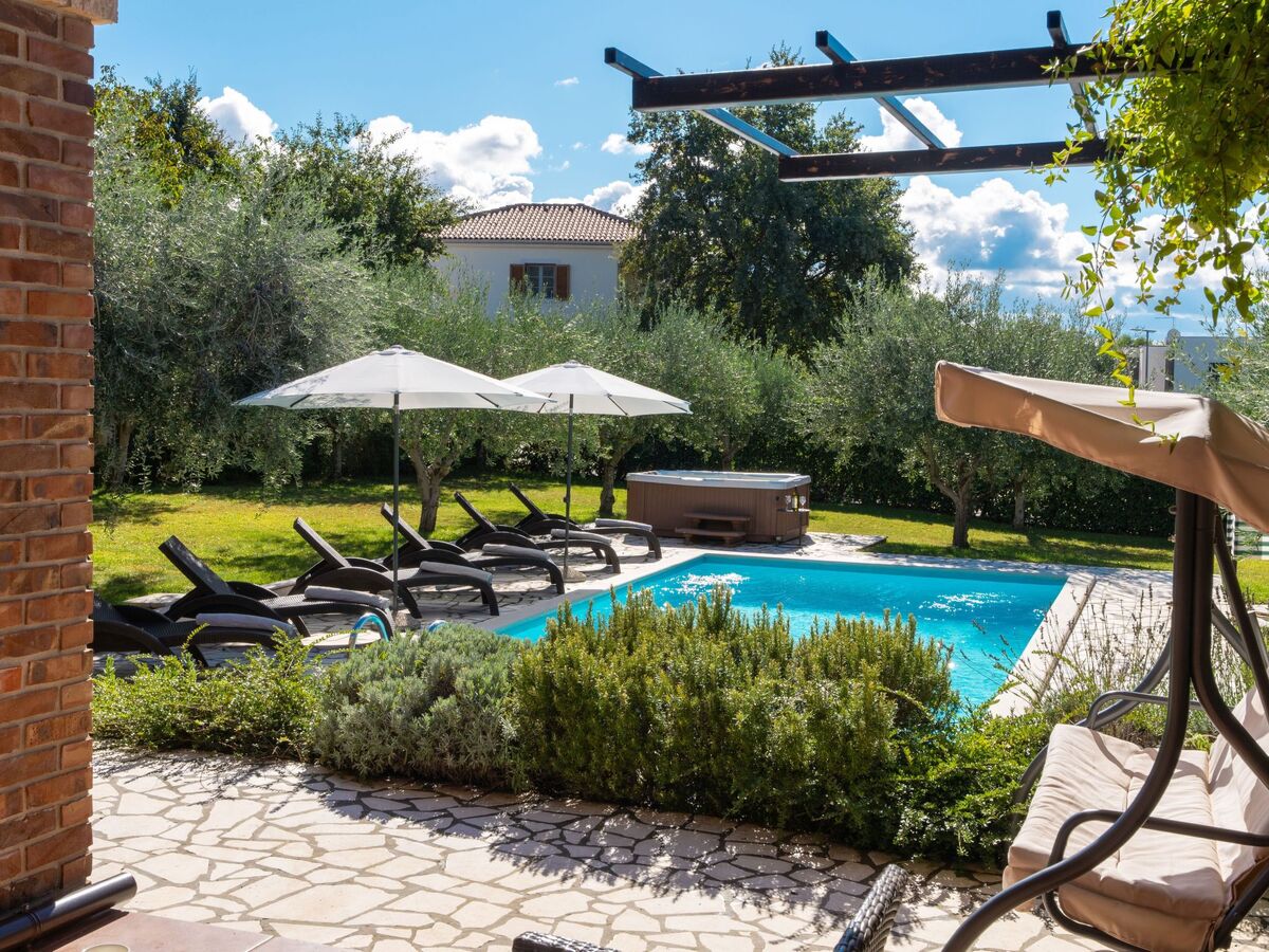 Casa Clara – Maison 8 pers. piscine & Jacuzzi près de Poreč - Photo 24
