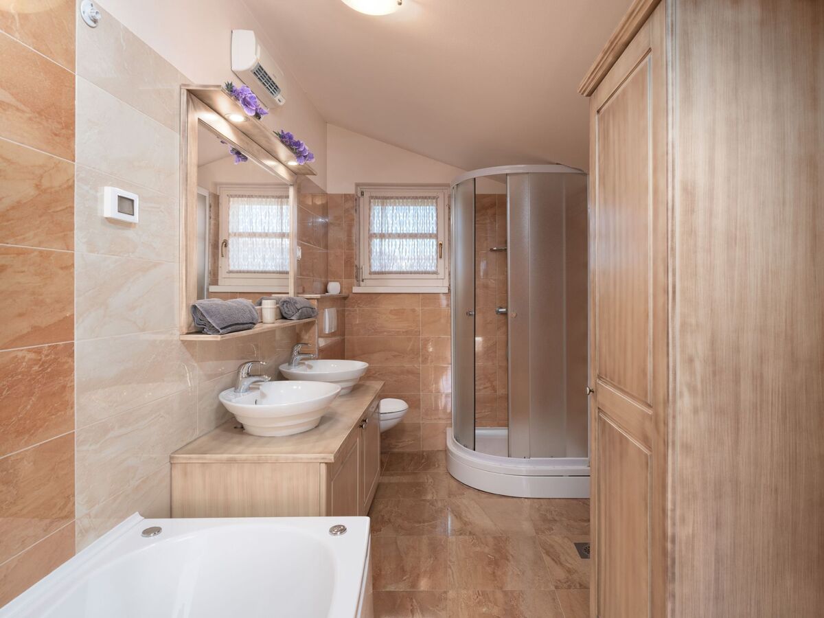 Casa Clara – Maison 8 pers. piscine & Jacuzzi près de Poreč - Photo 28