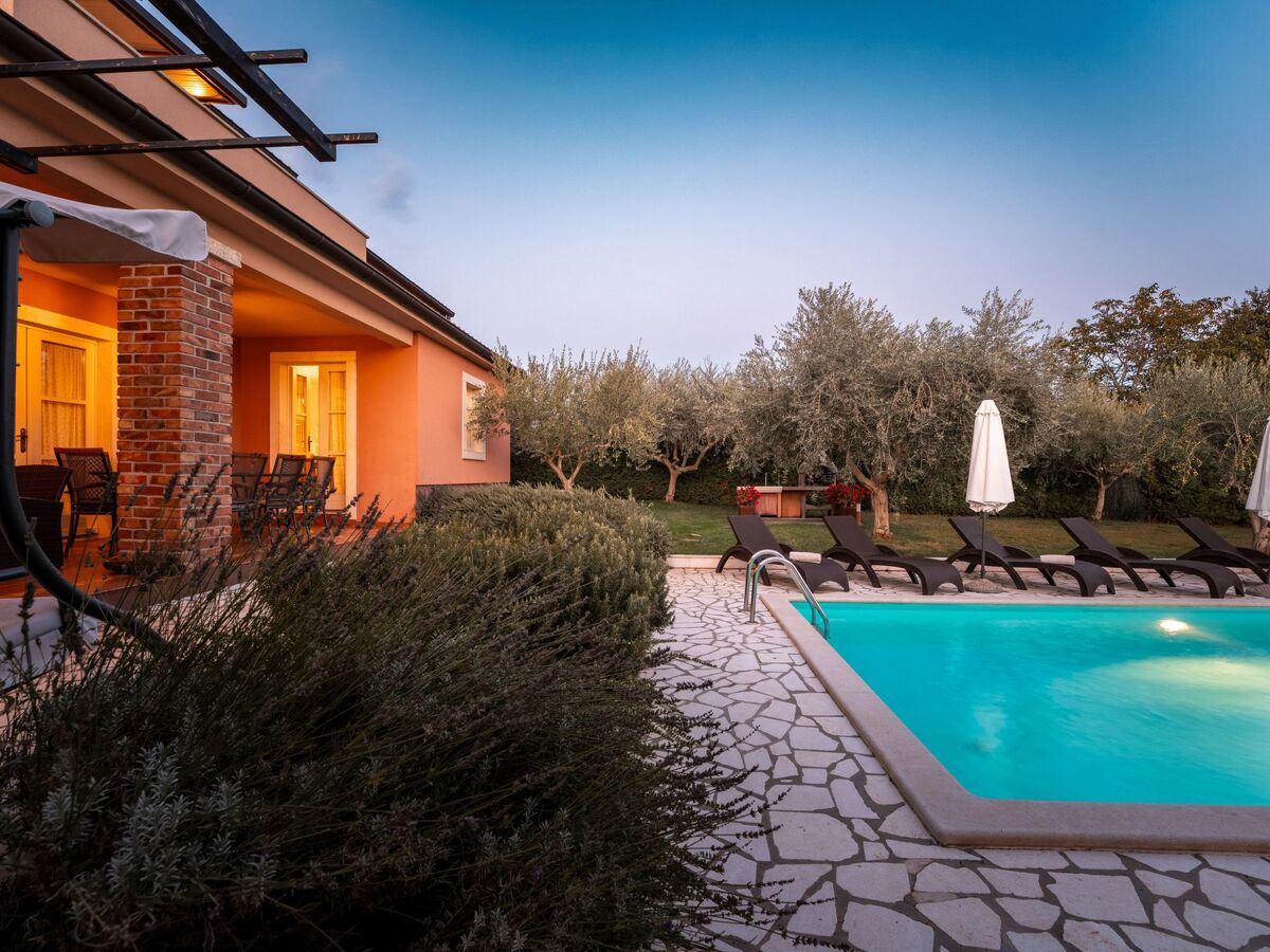 Casa Clara – Maison 8 pers. piscine & Jacuzzi près de Poreč - Photo 34