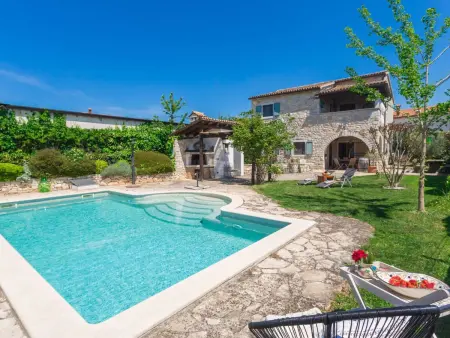 Casa Orah, maison pierre avec piscine privée à Poreč