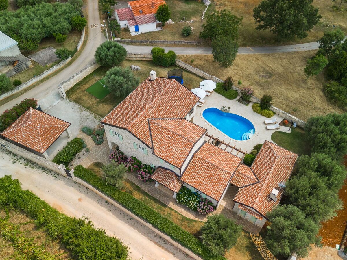 Villa Mara, maison pierre avec piscine à Poreč - Photo 2