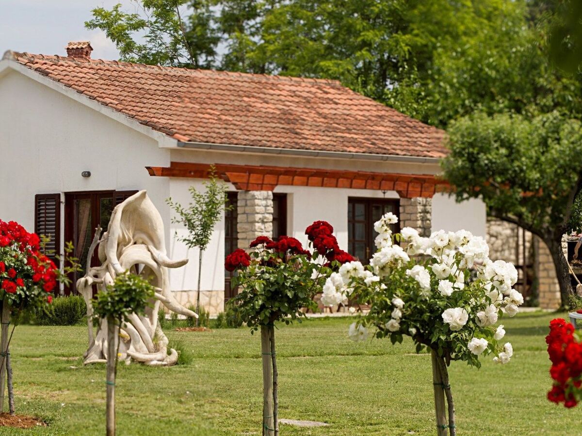 Maison 4 pers. avec jardin privé à Poreč, 400m mer - Photo 2
