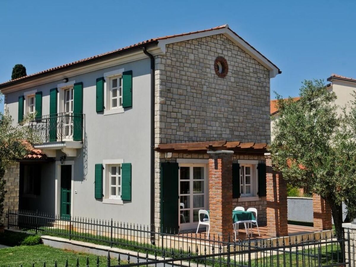 Maison moderne 135m² avec piscine privée à Bujici - Photo 1