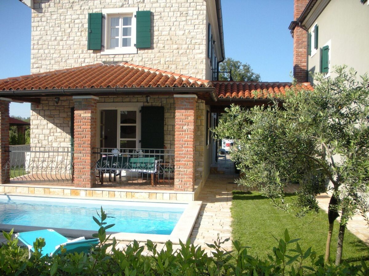 Maison moderne 135m² avec piscine privée à Bujici - Photo 2