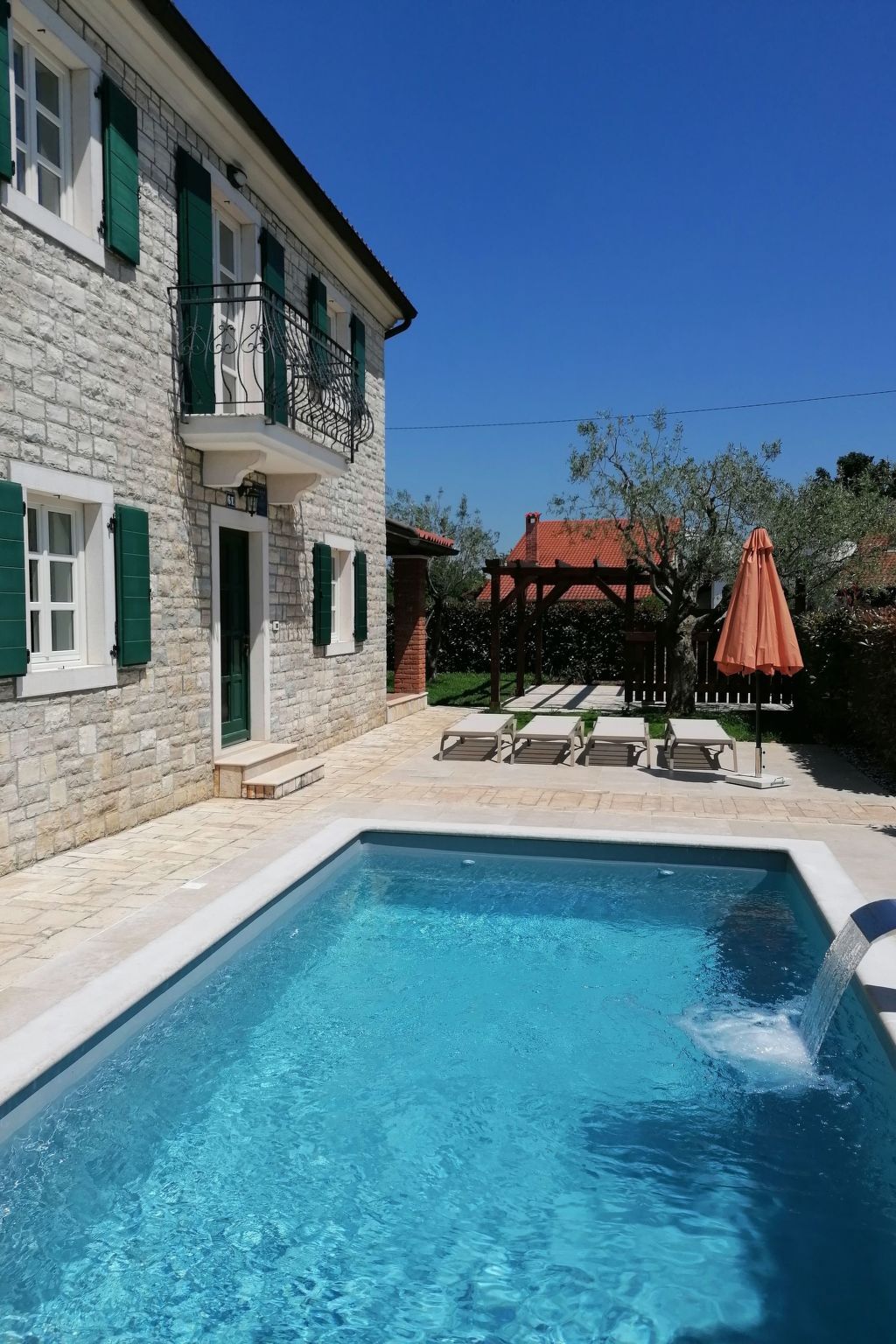 Villa moderne avec jacuzzi privé à Dracevac - Photo 2