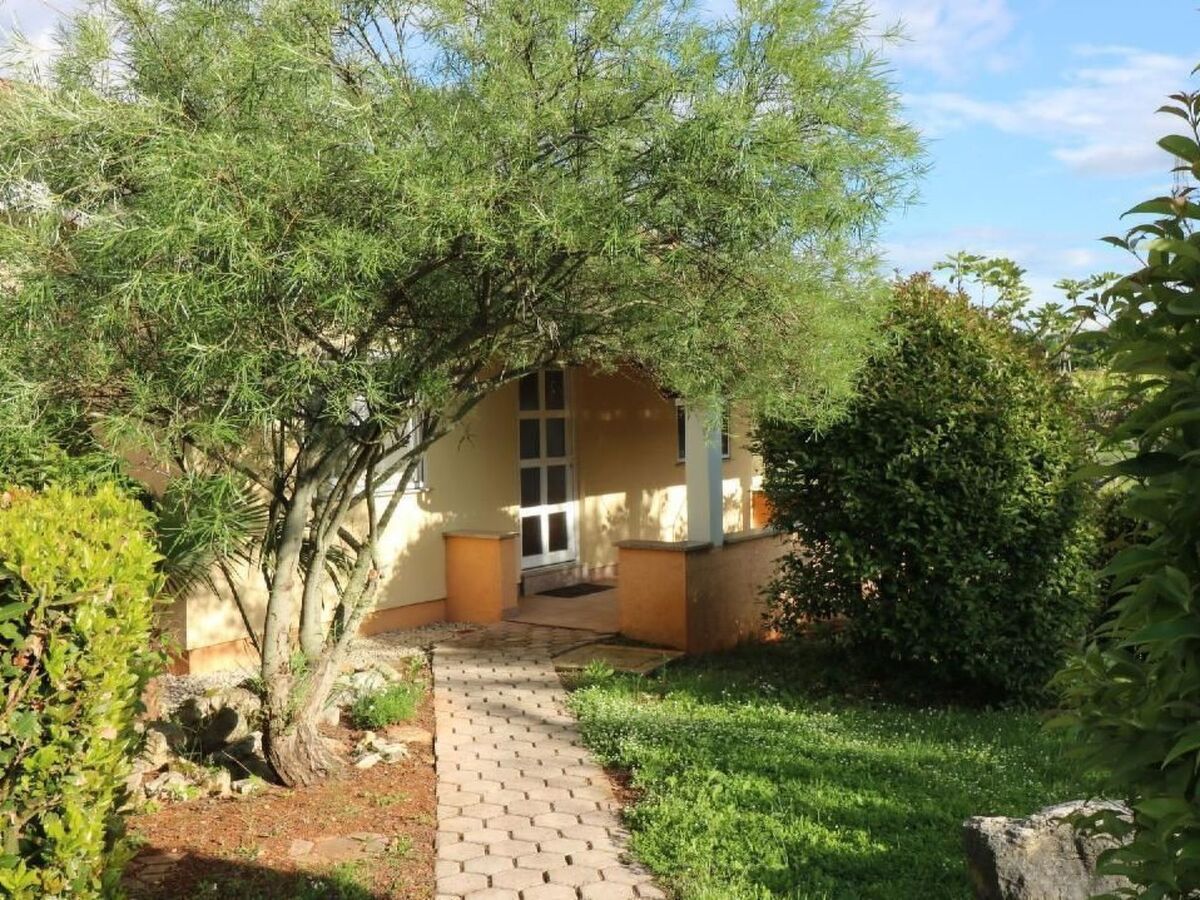 Maison 4 pers. à Dracevac, piscine et jardin clôturé - Photo 2