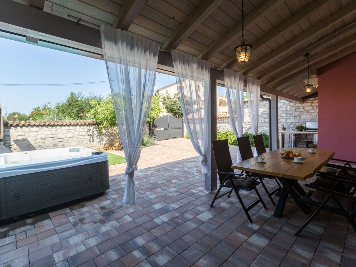 Casa Arsini – Maison rénovée à Dracevac avec jacuzzi - Photo 7