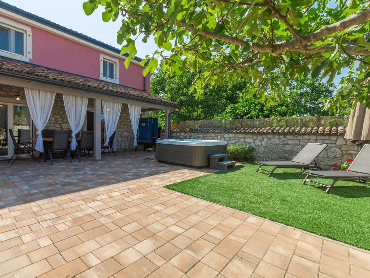 Casa Arsini – Maison rénovée à Dracevac avec jacuzzi - Photo 8