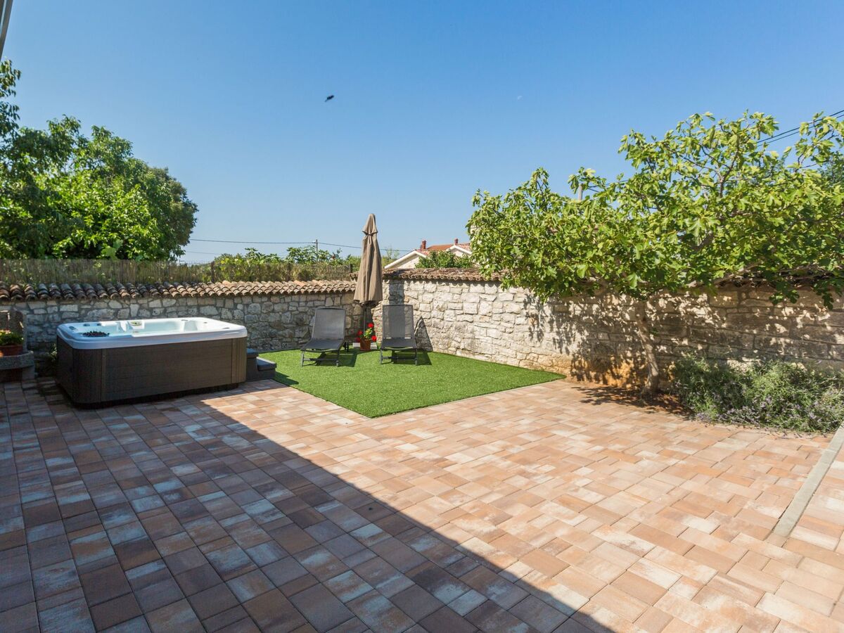 Casa Arsini – Maison rénovée à Dracevac avec jacuzzi - Photo 9