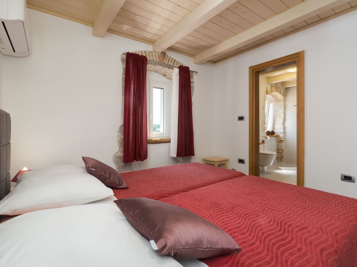 Casa Arsini – Maison rénovée à Dracevac avec jacuzzi - Photo 27