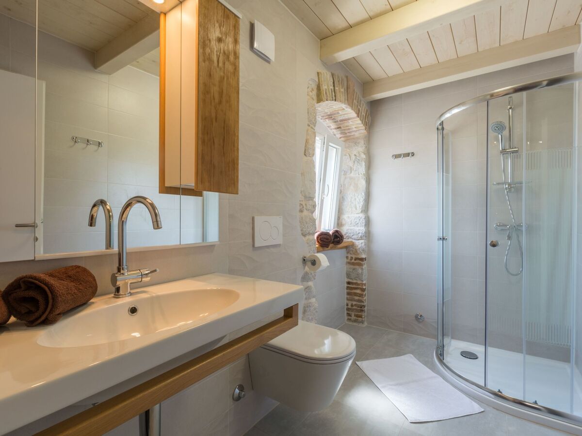 Casa Arsini – Maison rénovée à Dracevac avec jacuzzi - Photo 28