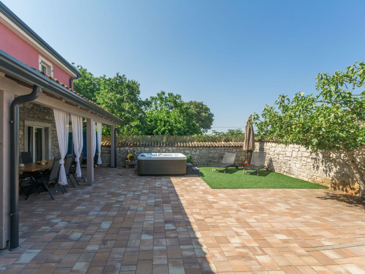 Casa Arsini – Maison rénovée à Dracevac avec jacuzzi - Photo 35