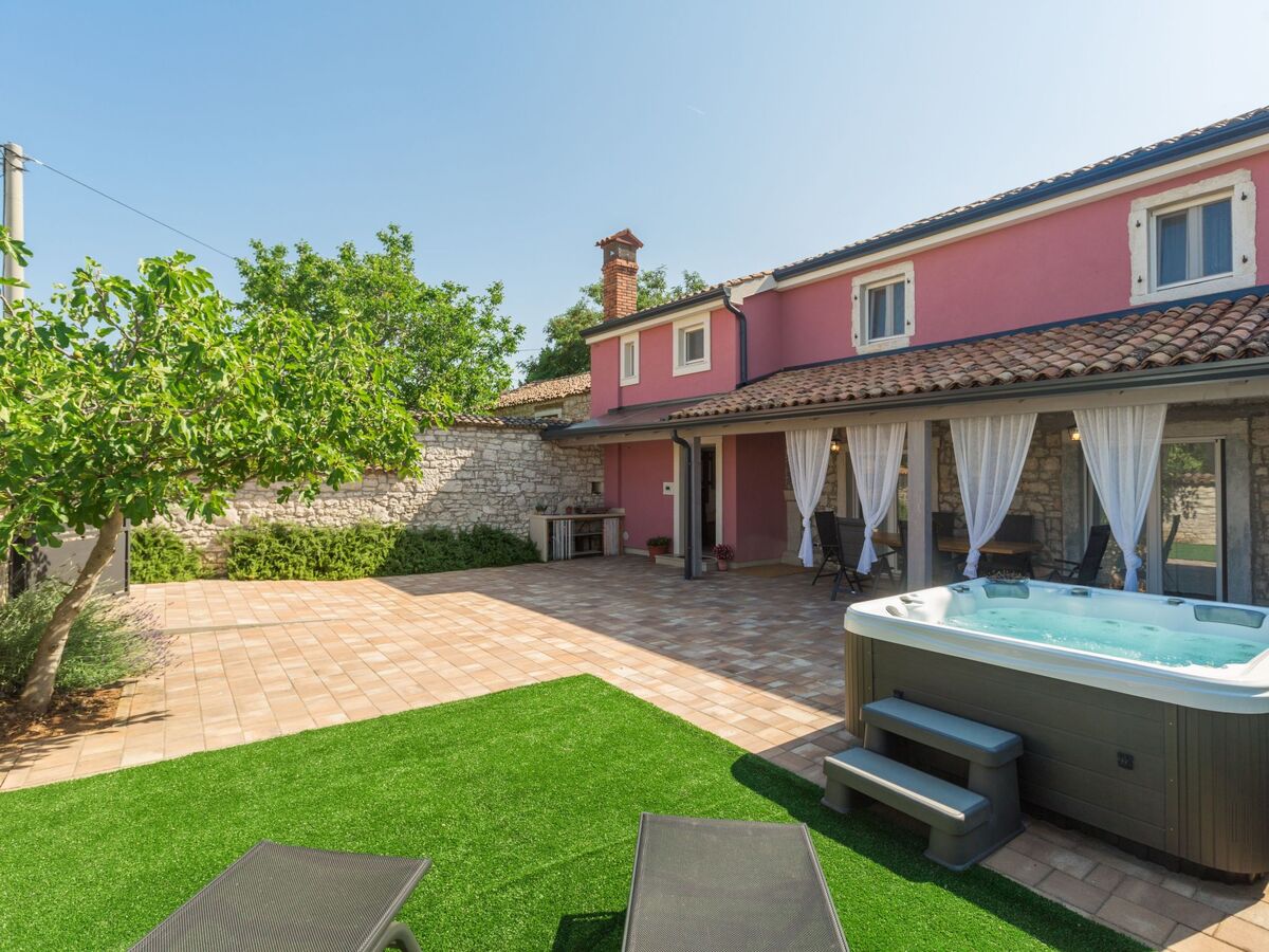 Casa Arsini – Maison rénovée à Dracevac avec jacuzzi - Photo 37