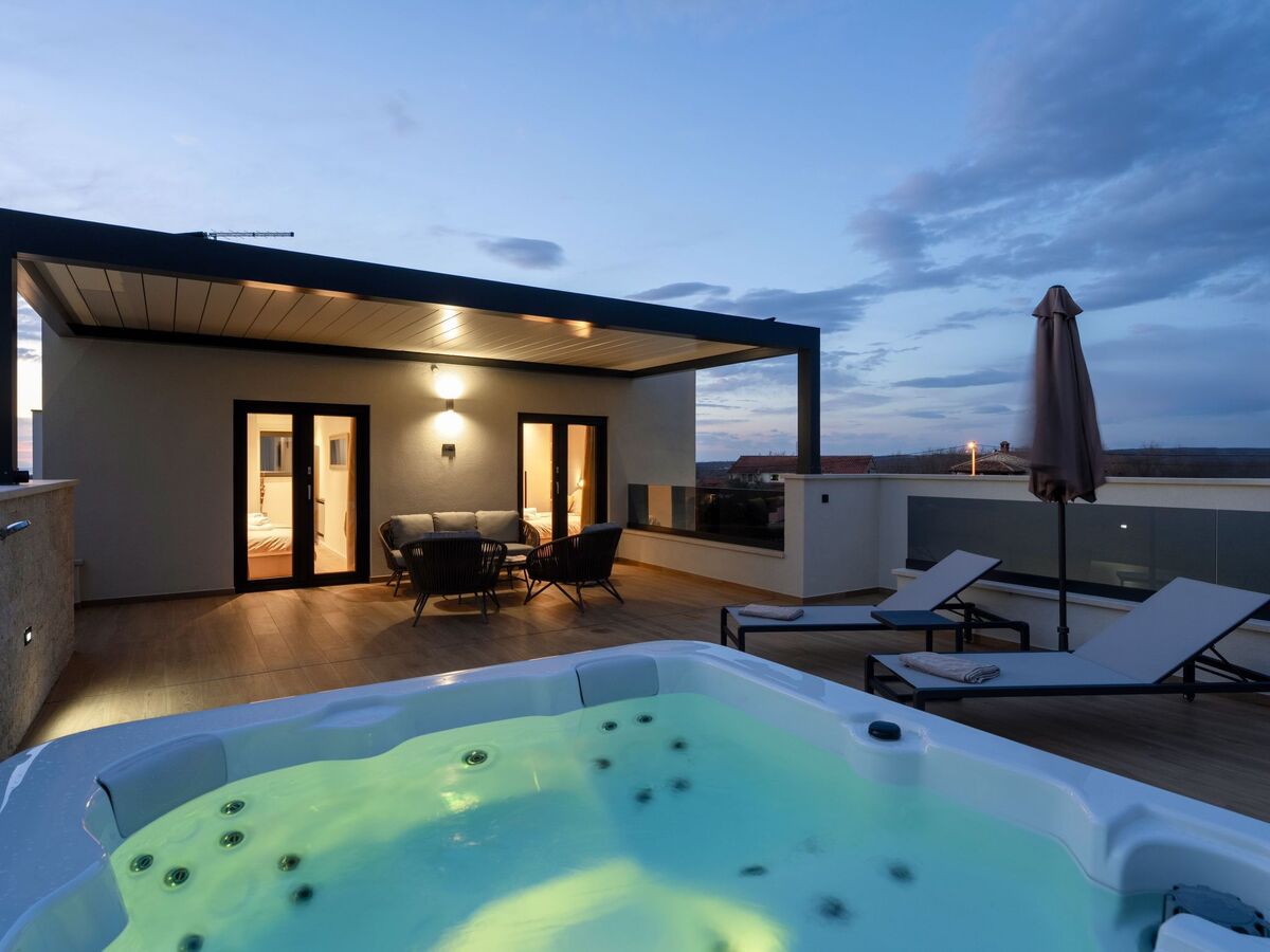 Villa Pelin Exclusive avec piscine et jacuzzi sur terrasse - Photo 12