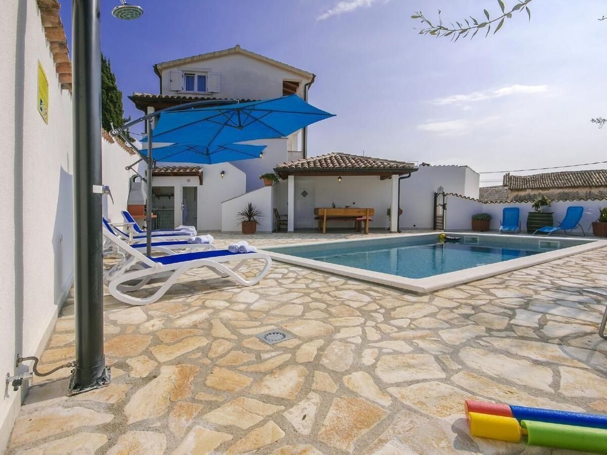 Maria – Maison 7 pers. avec piscine à Dracevac - Photo 3