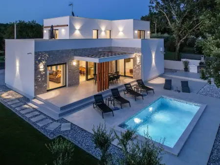 Villa Zanetta, maison 8 pers. piscine privée à Flengi