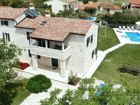 Maison Barat : 4 chambres, piscine privée, 10 pers.
