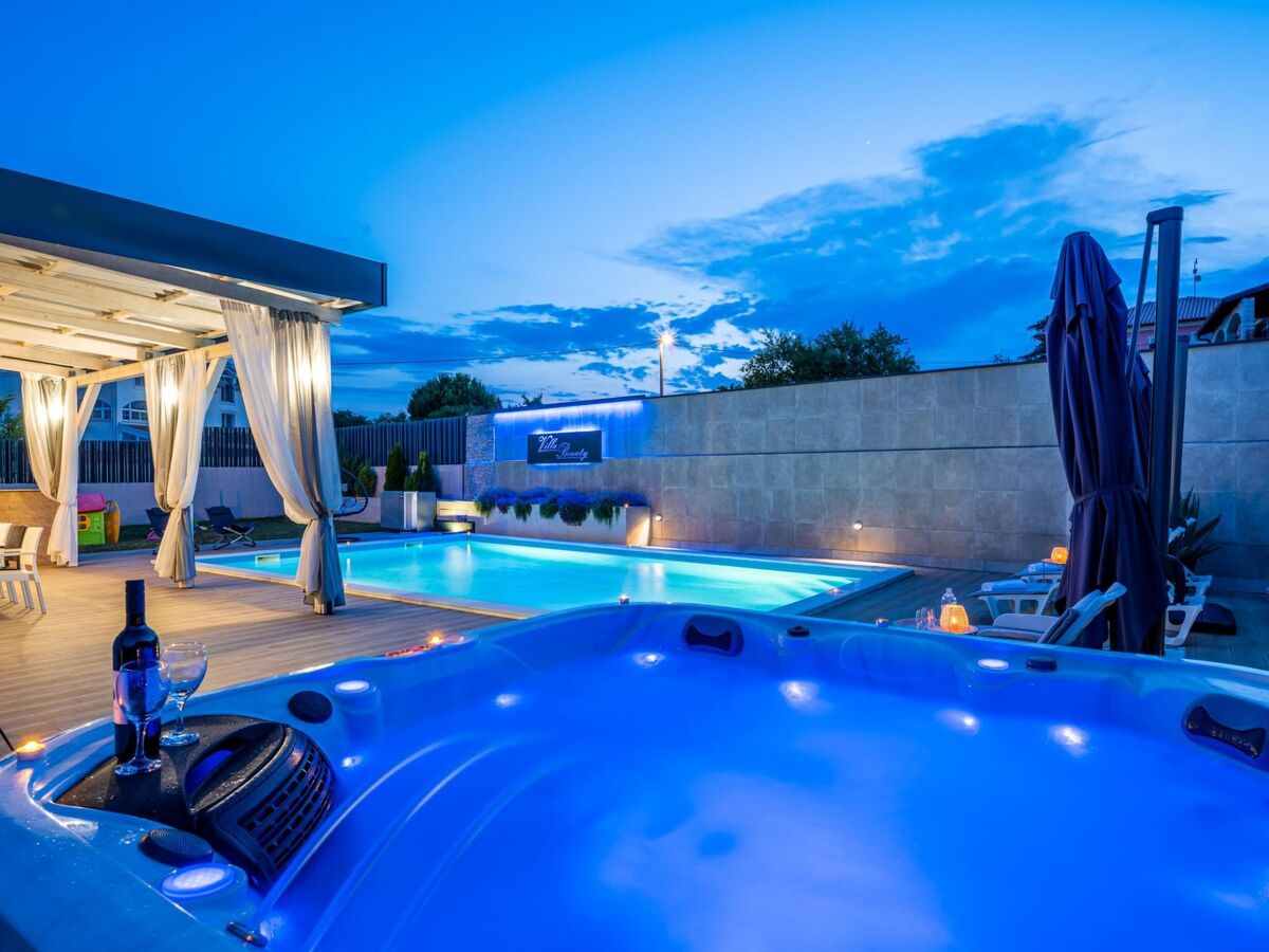 Villa Beauty à Matohanci : 3 chambres, piscine chauffée - Photo 2