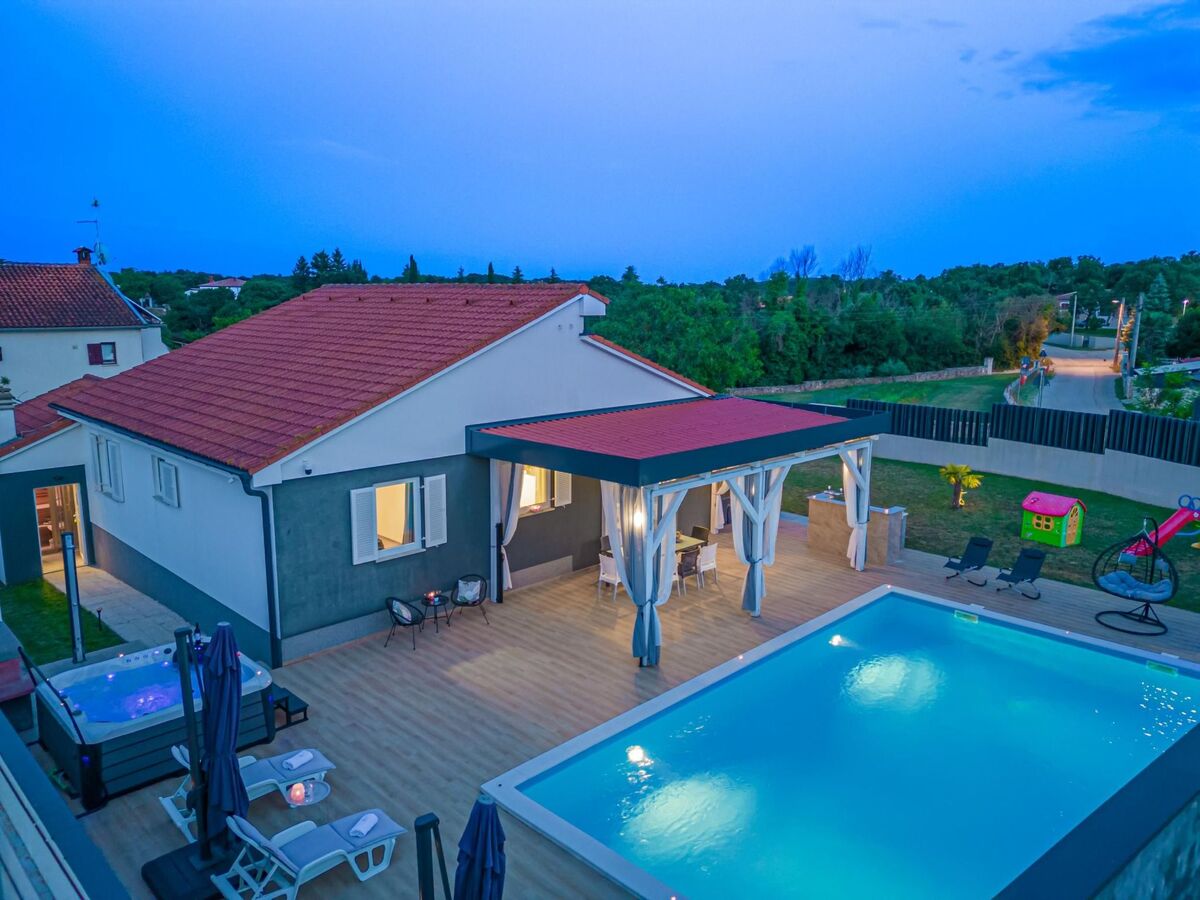 Villa Beauty à Matohanci : 3 chambres, piscine chauffée - Photo 4