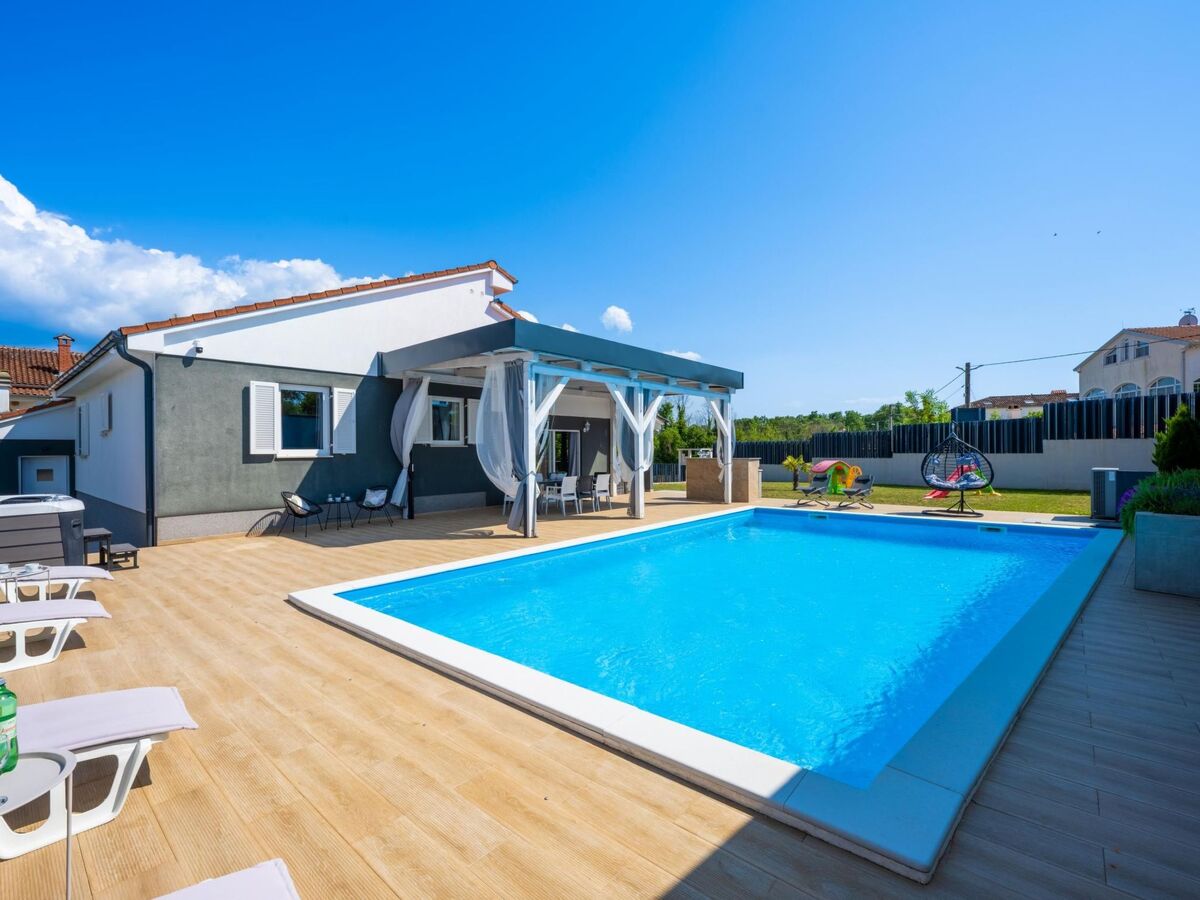 Villa Beauty à Matohanci : 3 chambres, piscine chauffée - Photo 5