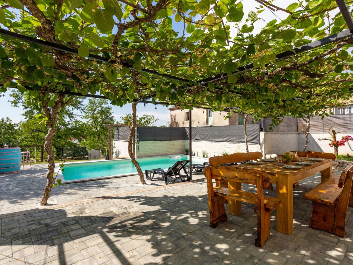 Maison Poli Stare nuoni : piscine et jardin en Istrie - Photo 6