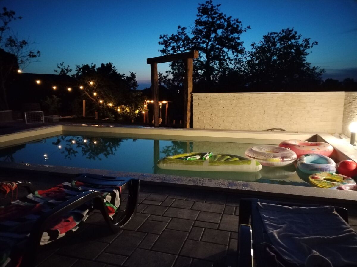 Maison Poli Stare nuoni : piscine et jardin en Istrie - Photo 10